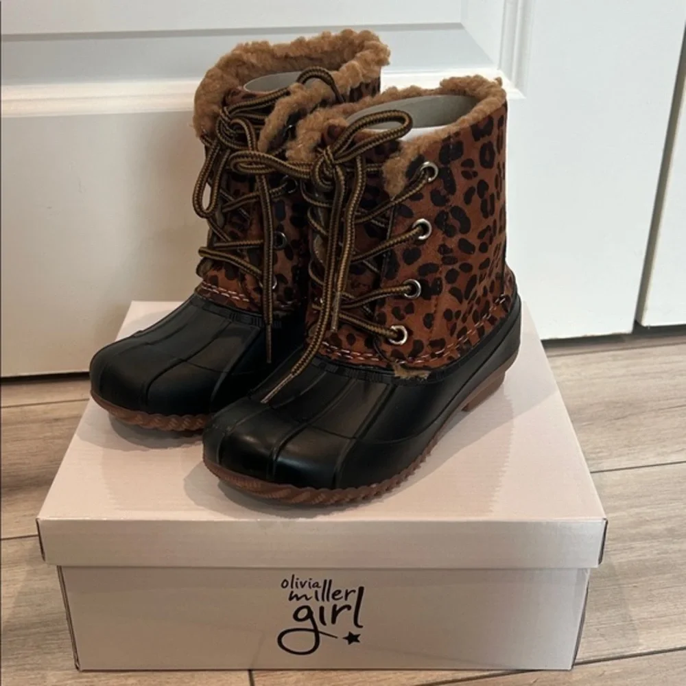 Olivia Miller Girl! Girls leopard print snow rain faux fur lined boots size 13